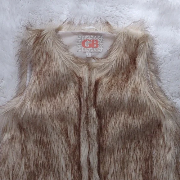 GB FUR VEST . - Picture 4 of 14